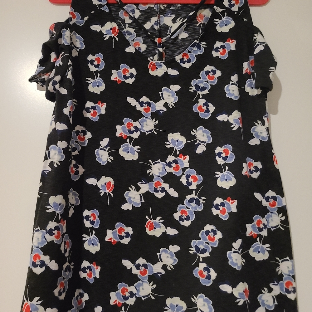 Lane Bryant Cold Shoulder Tee 14/16